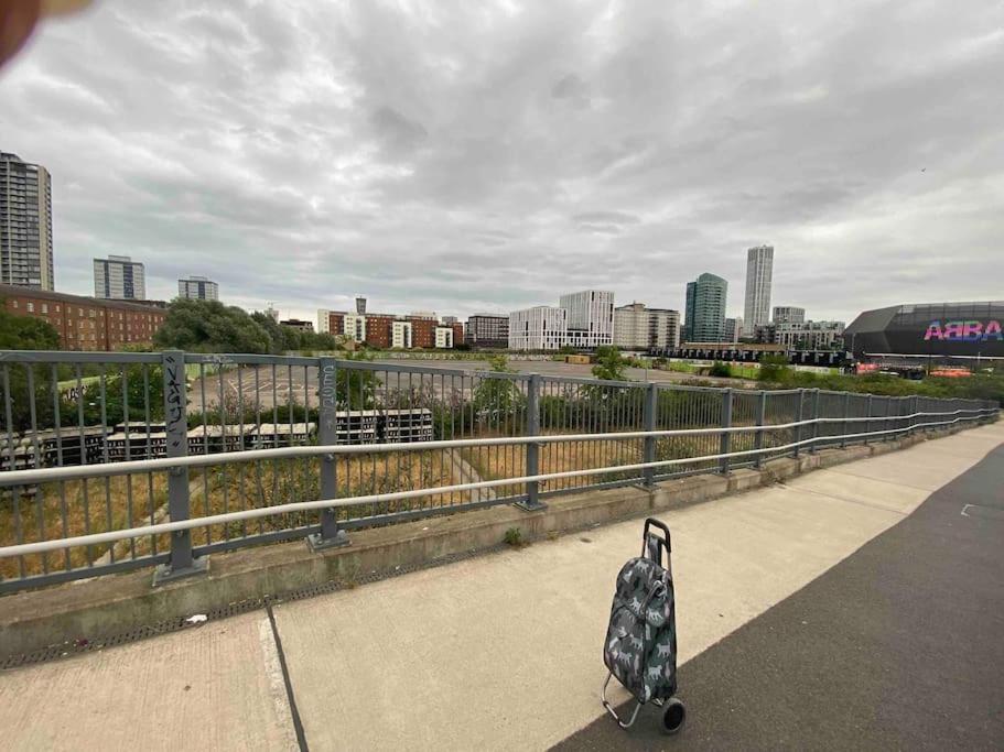 Canal-Flat Near Stratford International Station Apartment ลอนดอน ภายนอก รูปภาพ